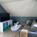 Modern, Small 아파트