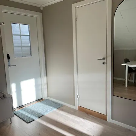 Modern, Small Leilighet *