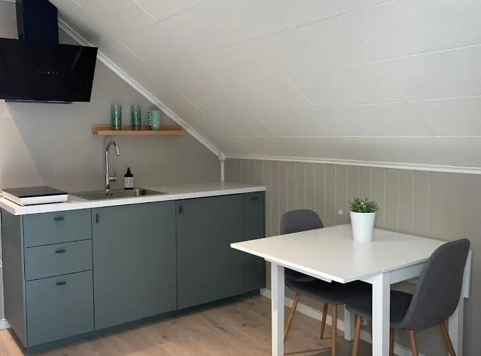 Modern, Small