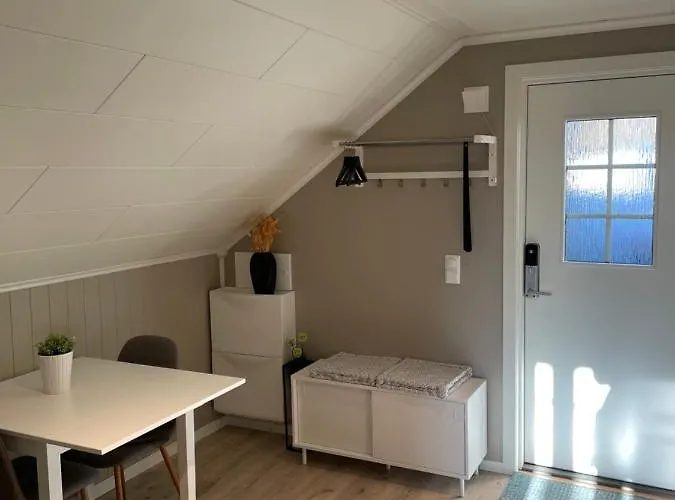 Modern, Small * Λάρβικ